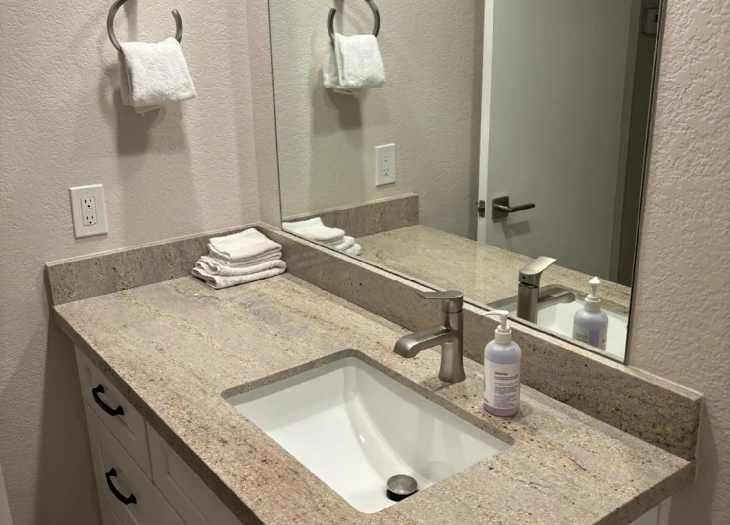 Beautiful Scottsdale Condo 0*,